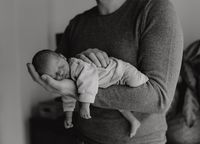 Julia Gnan Fotografin aus Weiden in der Oberpfalz für Neugeborenenfotografie